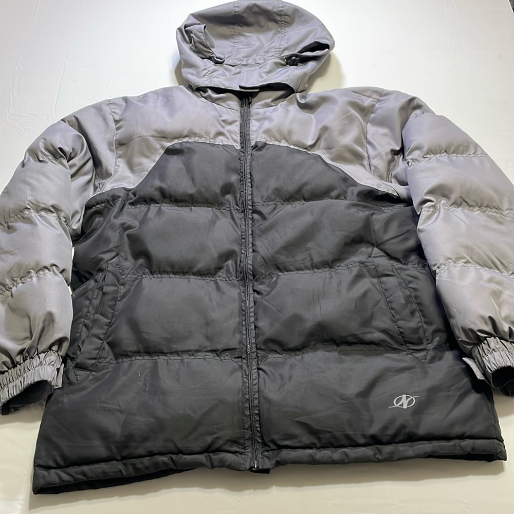 NORDICTRACK MEN'S M HOODED LINED PUFFER COAT JACKET GRAY BLACK. PRE-OWNED.